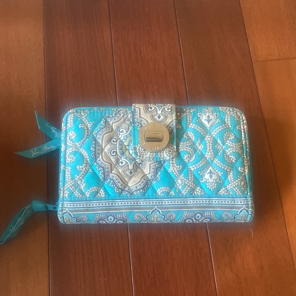 Vera Bradley bags!! - Picture 3 of 8